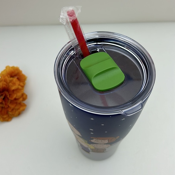 Snoopy Peanuts Christmas cup with lid and straw Zrike Brands by R Squared - Picture 7 of 16